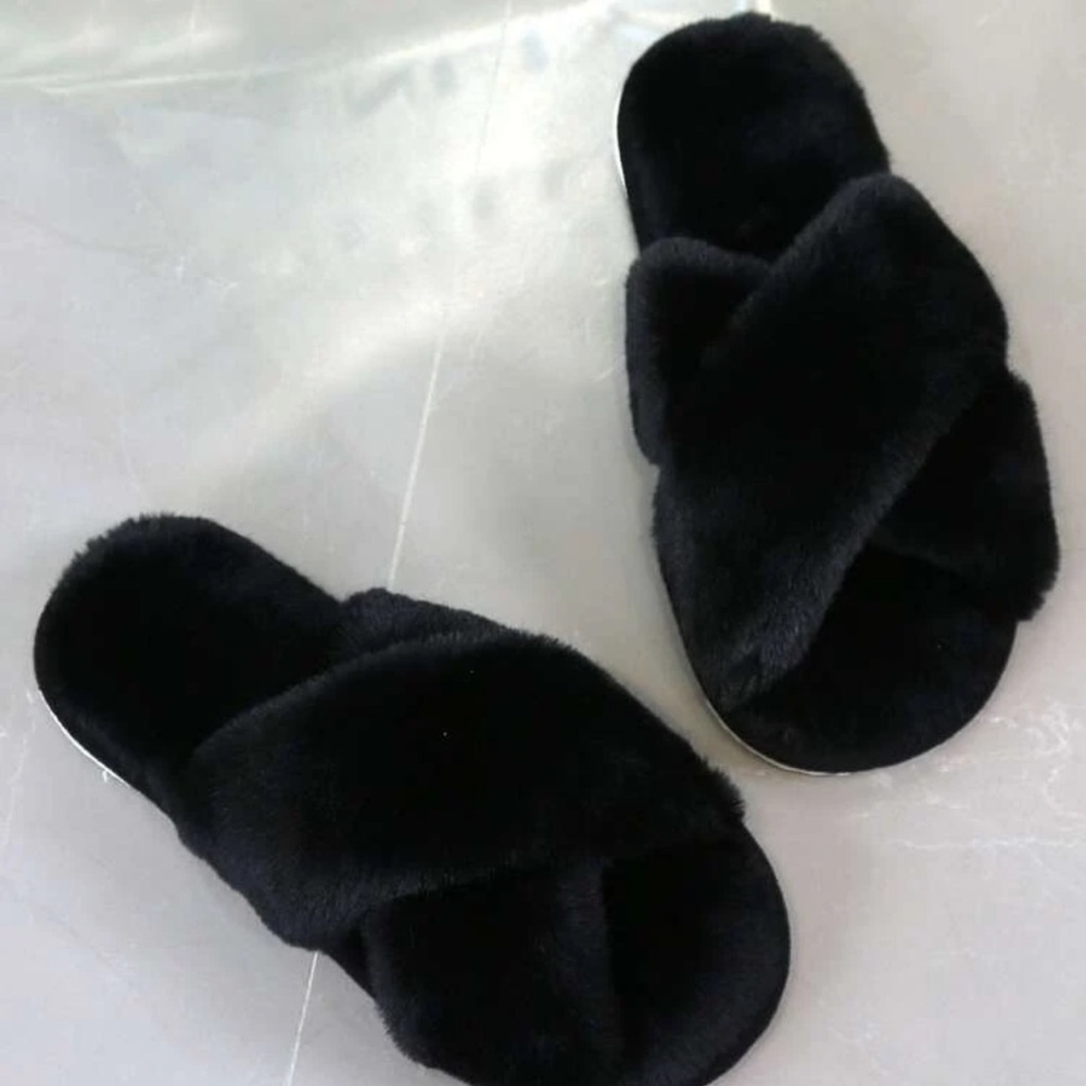 Fluffy Criss Cross Slippers
